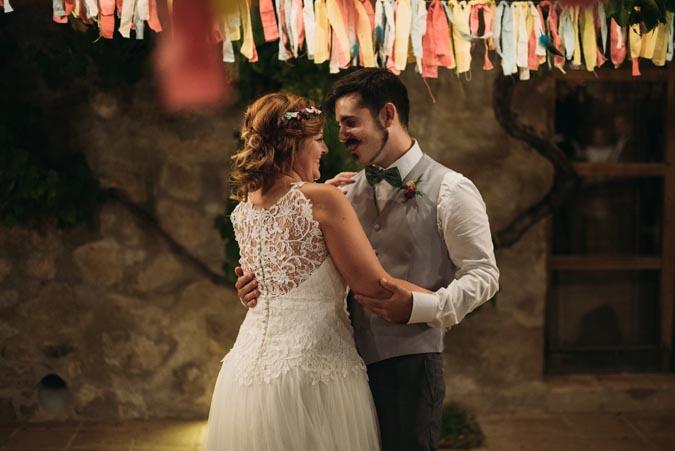 La boda boho de Lydia y Enric en Cal Visó