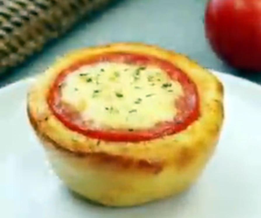 Tomates en costra con corazón de jamón y mozzarella