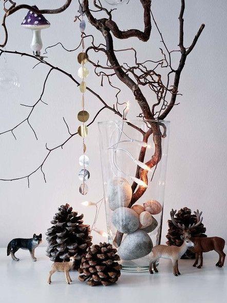 Árbol de Navidad - Christmas tree with dry branches