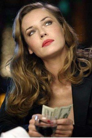 Pelo teñido rubio oscuro dorado