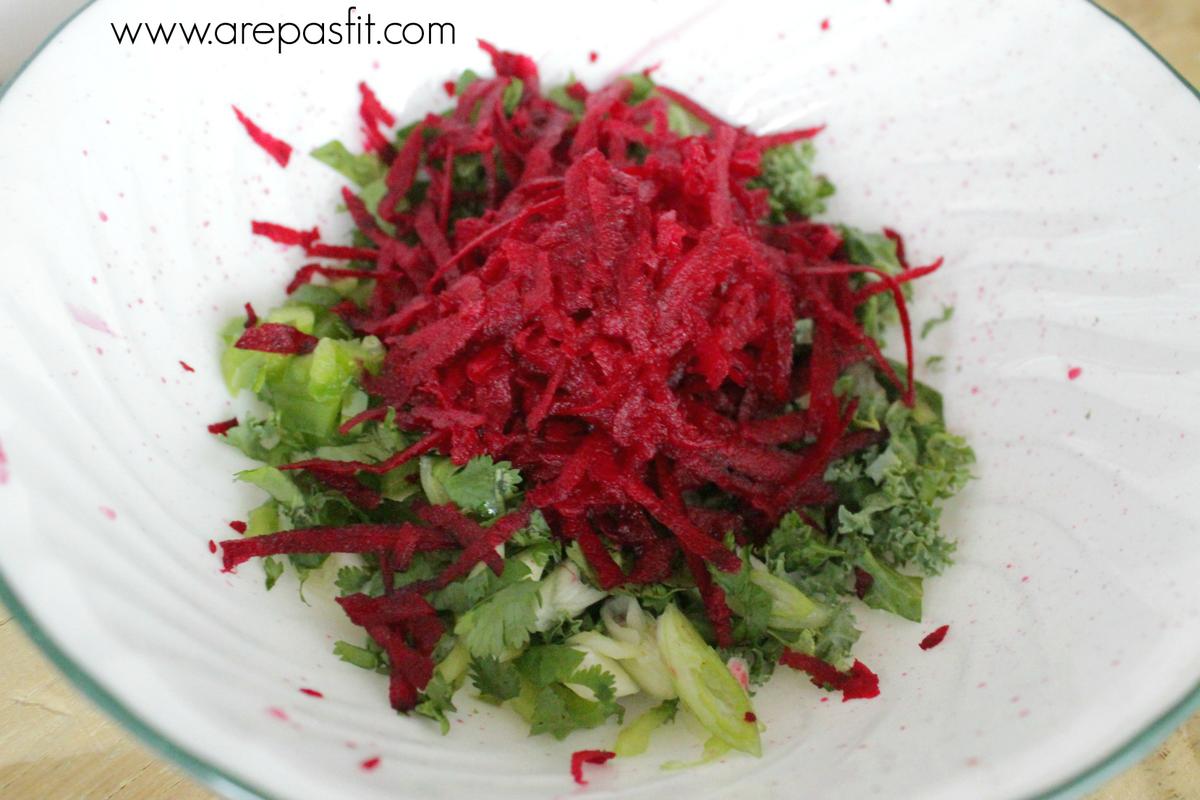 Arepa de Remolacha, Kale, Acelga, Cilantro, Cebollín y Pimentón