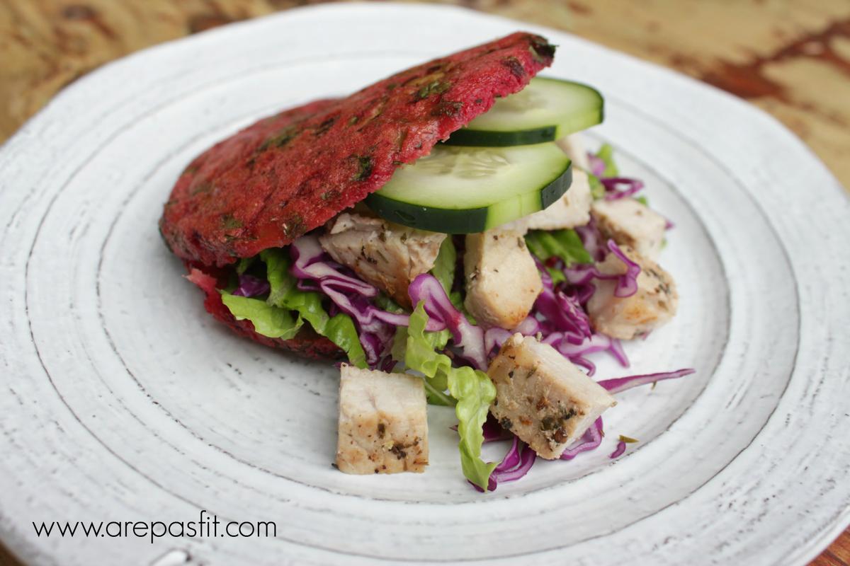 Arepa de Remolacha, Kale, Acelga, Cilantro, Cebollín y Pimentón