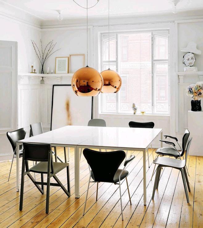 Casa en Copenhagen - comedor mesa cuadrada