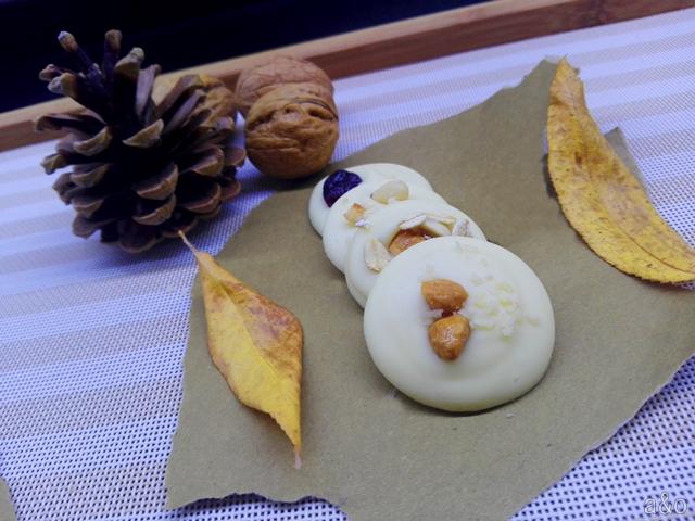 Mendiant de chocolate blanco.