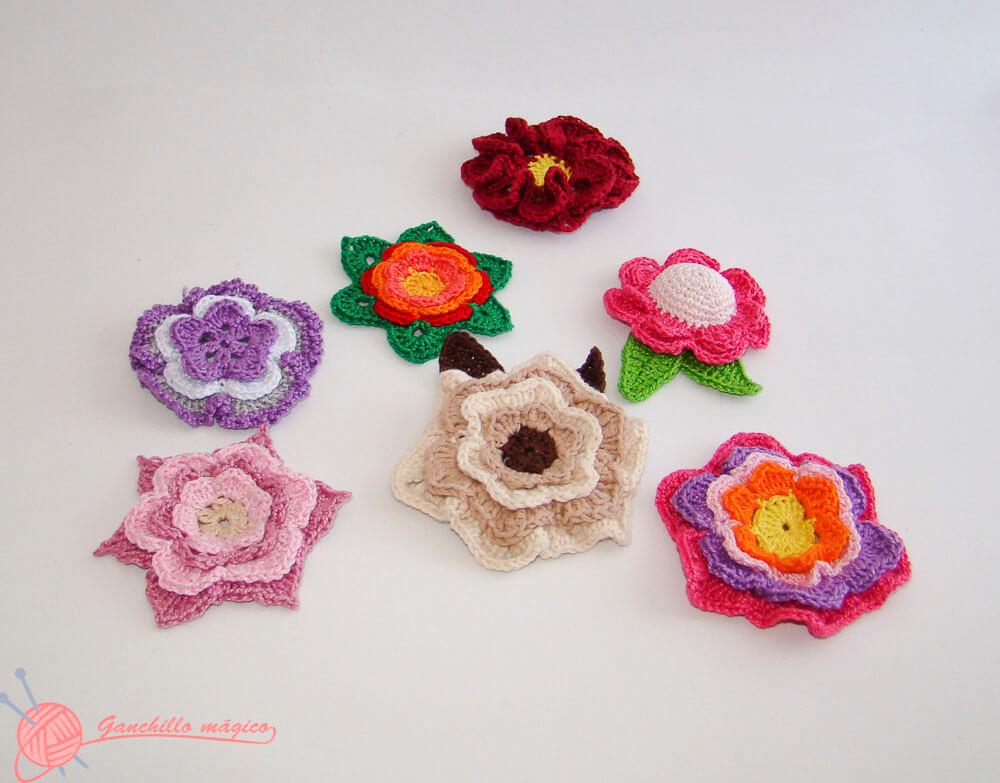 Mariposas y flores multicolores en ganchillo 10