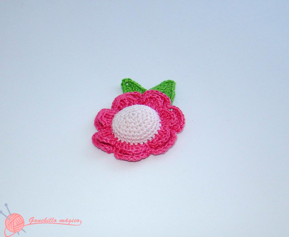 Mariposas y flores multicolores en ganchillo 6