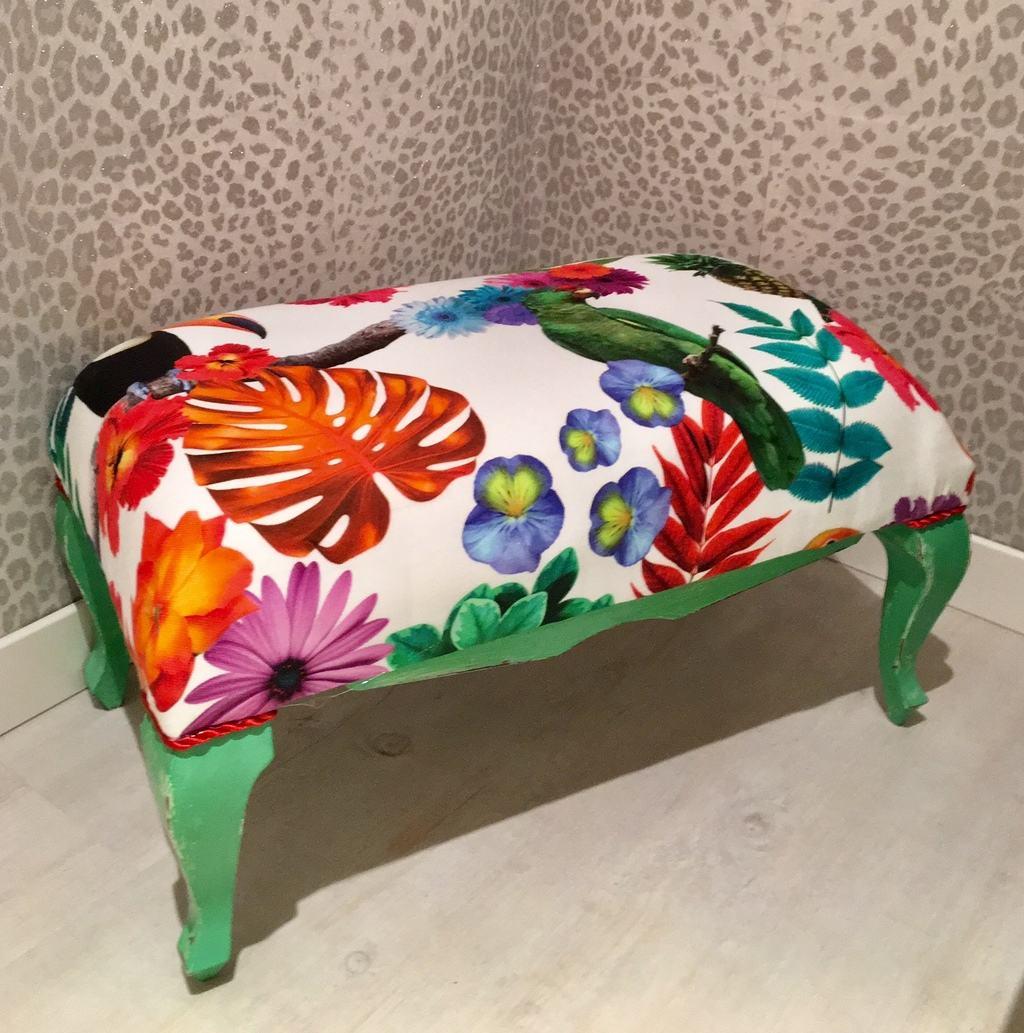 reposapies-tapizado-con-tela-tropical