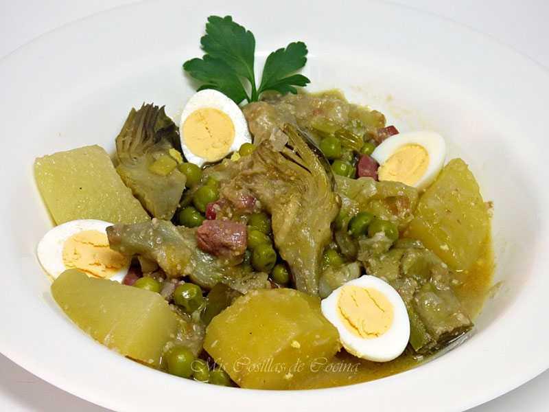 guiso-de-patatas-alcachofas-y-guisantes-con-jamon
