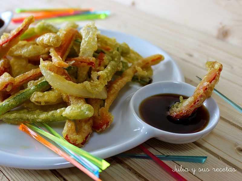 guiso-de-patatas-alcachofas-y-guisantes-con-jamontempura-de-verduras-con-salsa-de-soja-y-miel