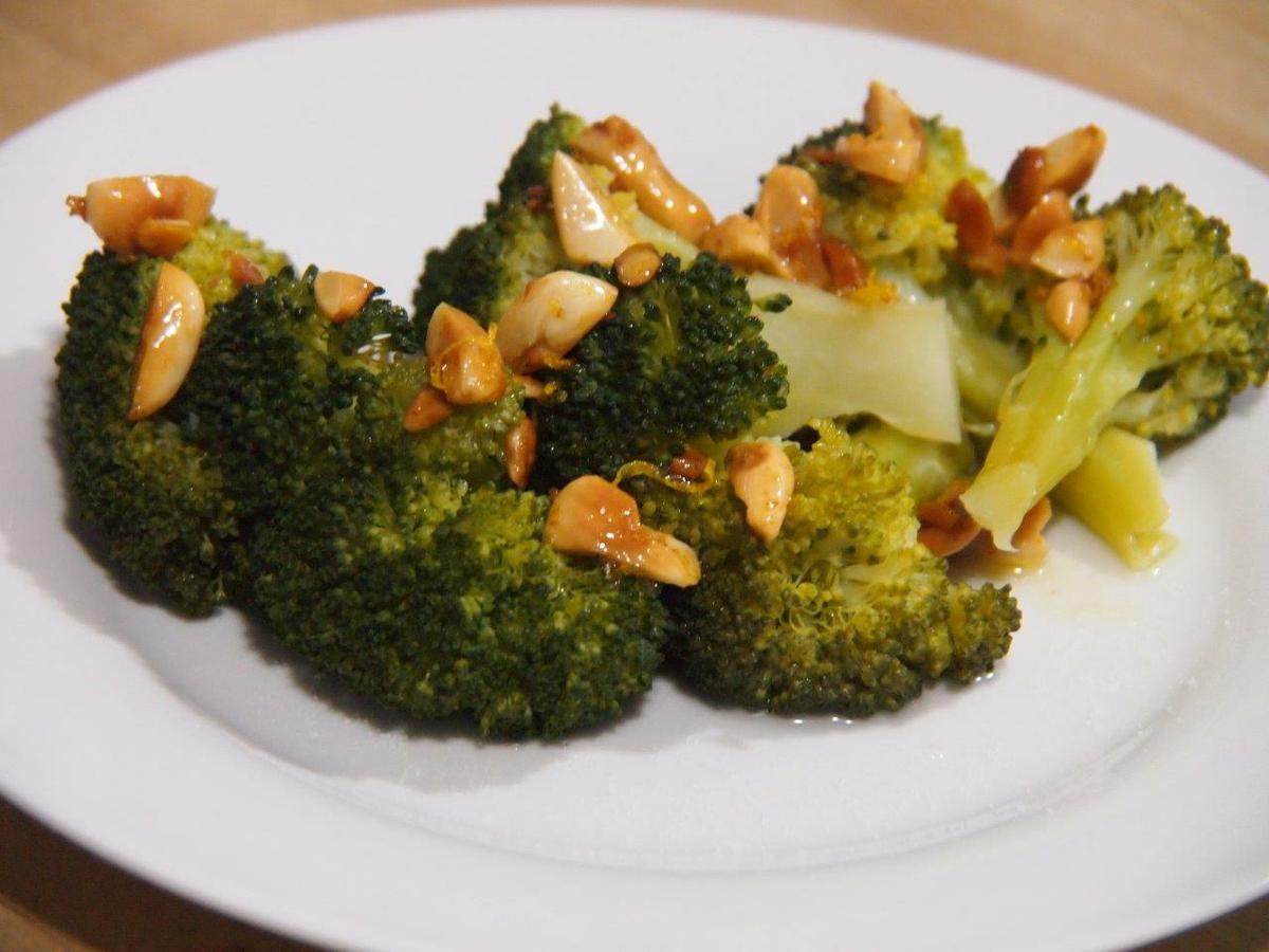 brocoli-con-salsa-de-limon-y-almendras