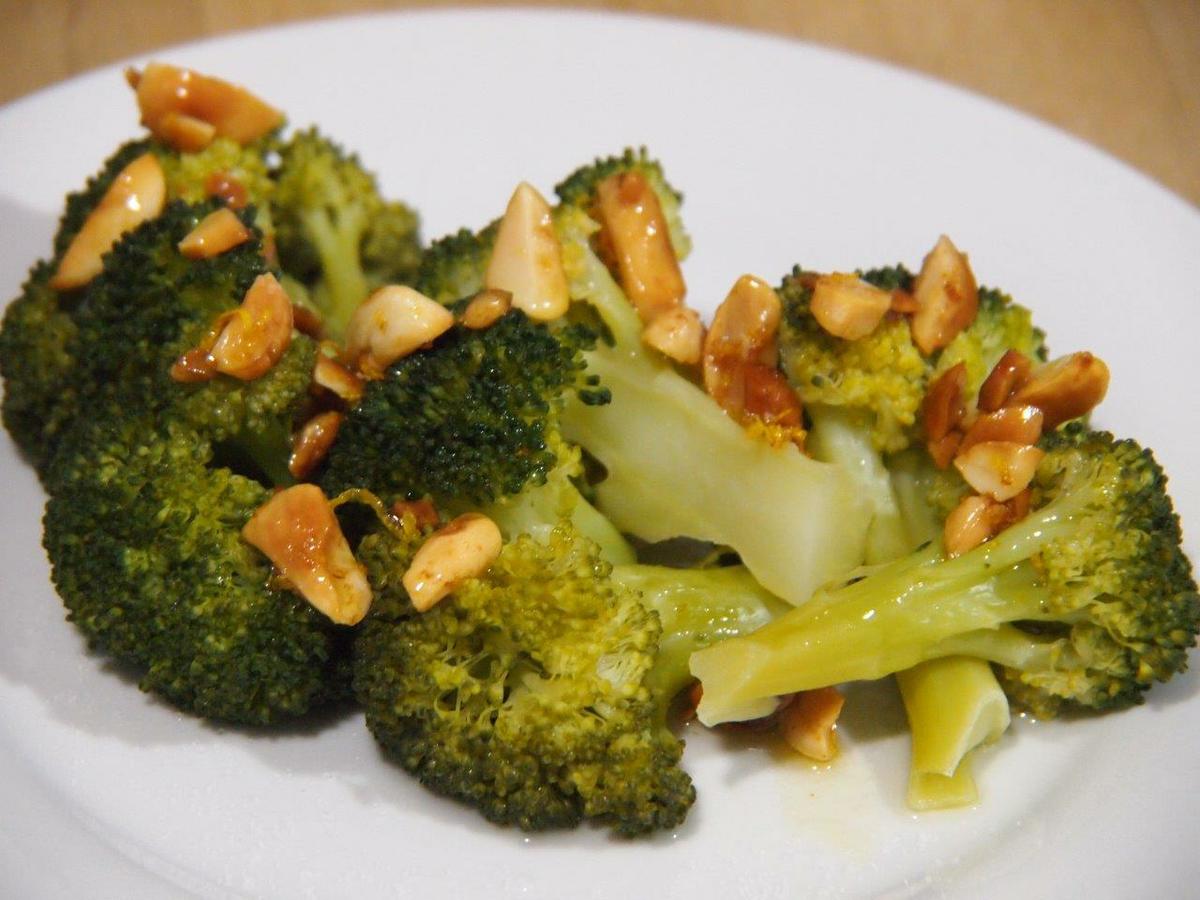 brocoli-con-salsa-de-limon-y-almendras