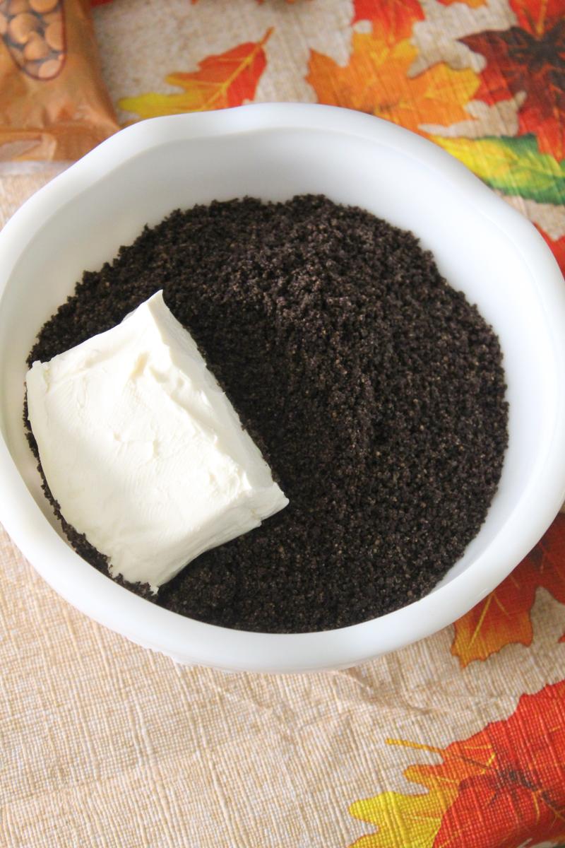 oreo-acorn-ballls-bowl-cc