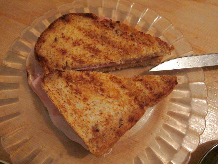 sandwich-jamon-cocido-emmental-kumato-07