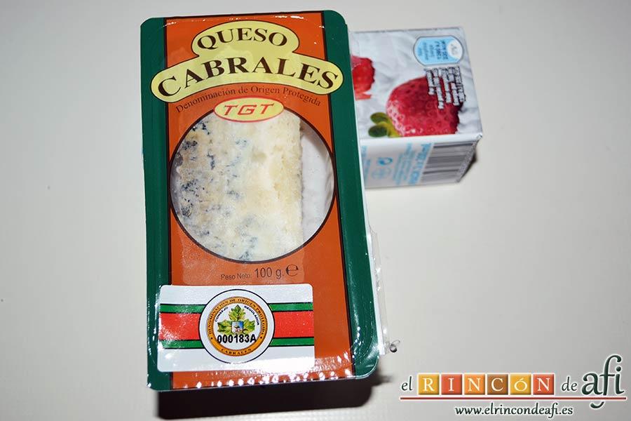 Solomillo de ternera con salsa de Cabrales, preparamos el queso de Cabrales y la nata (crema de leche)