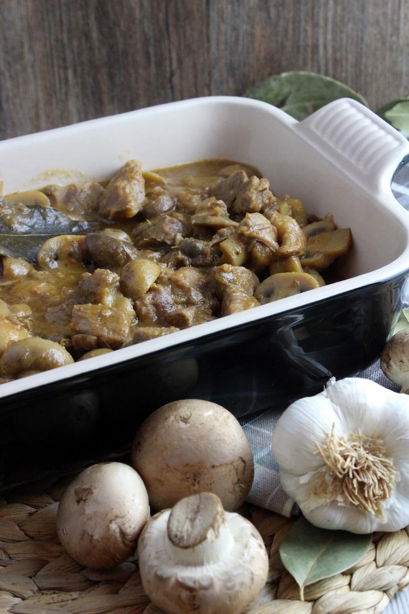 Carne de cerdo con champiñones de mi abuela