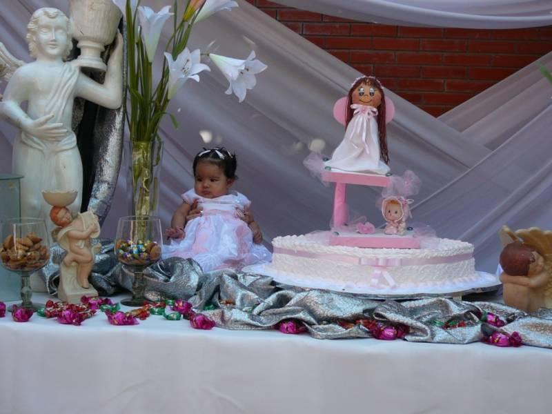 decoracion-para-bautizo-de-nina-en-casa-con-angelitos2