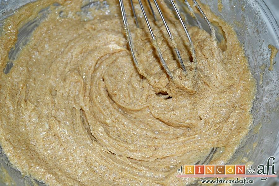 Galletas de jengibre y canela, remover bien hasta integrar los ingredientes