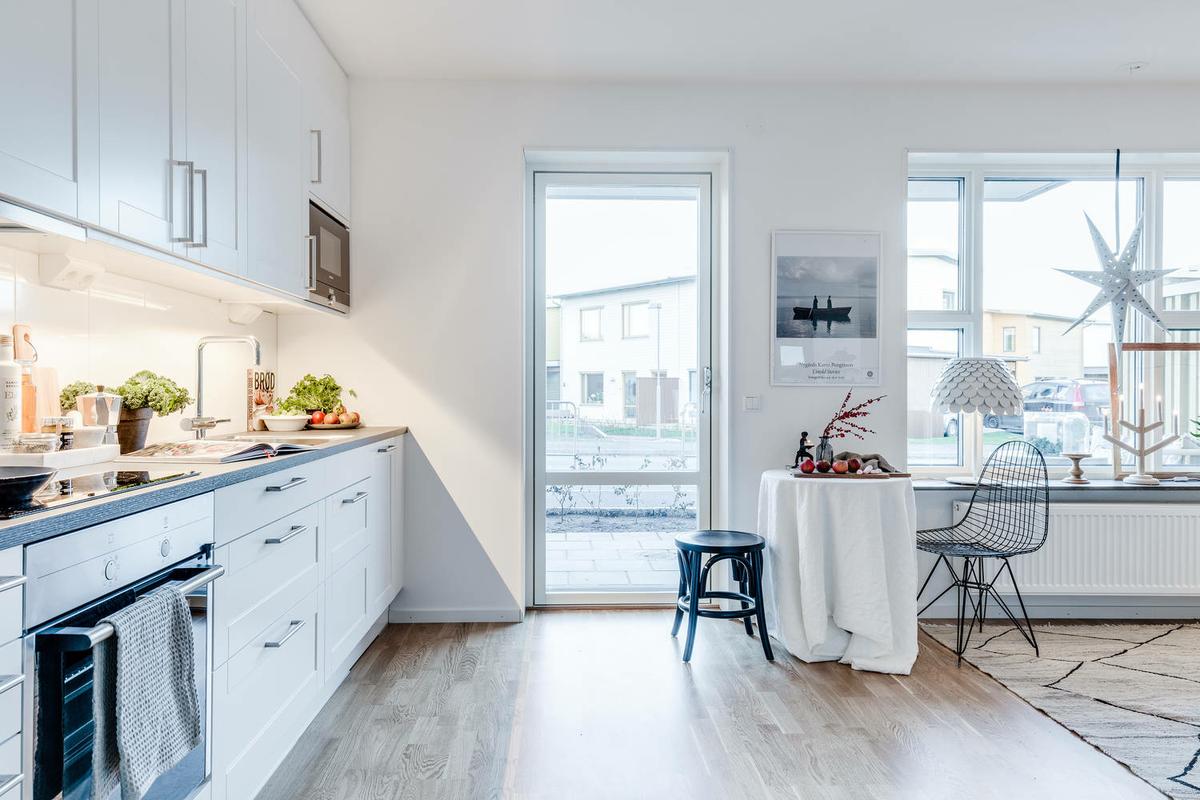 Coqueto_apartamento_lleno_de_luz_detalles_decoración_cocina