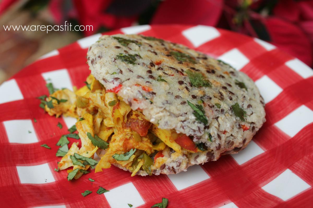 Arepa de Avena, Calabacín, Cebollín, Ají Dulce, Linaza y Cilantro