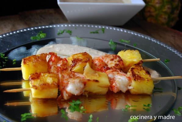 brochetas-de-pina-y-langostinos-final
