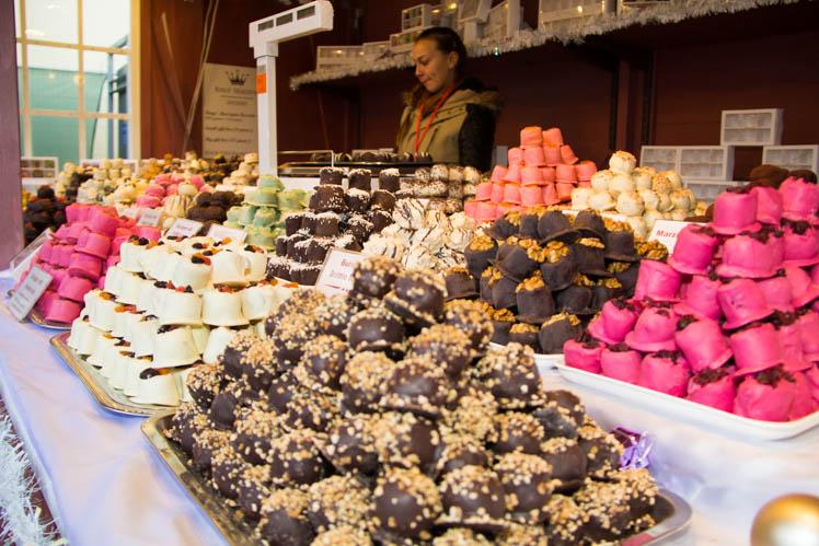 Puestos de comida del mercadillo navideño de Londres en Hyde Park