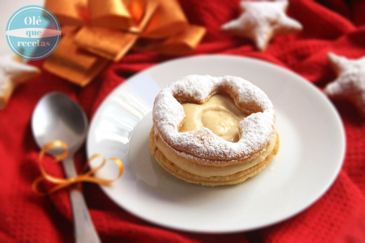 pastelitos de hojaldre con crema de turrón