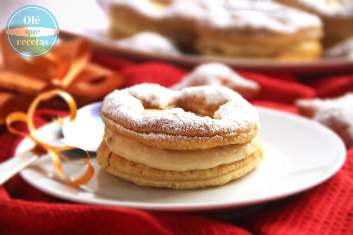 pastelitos de hojaldre con crema de turrón