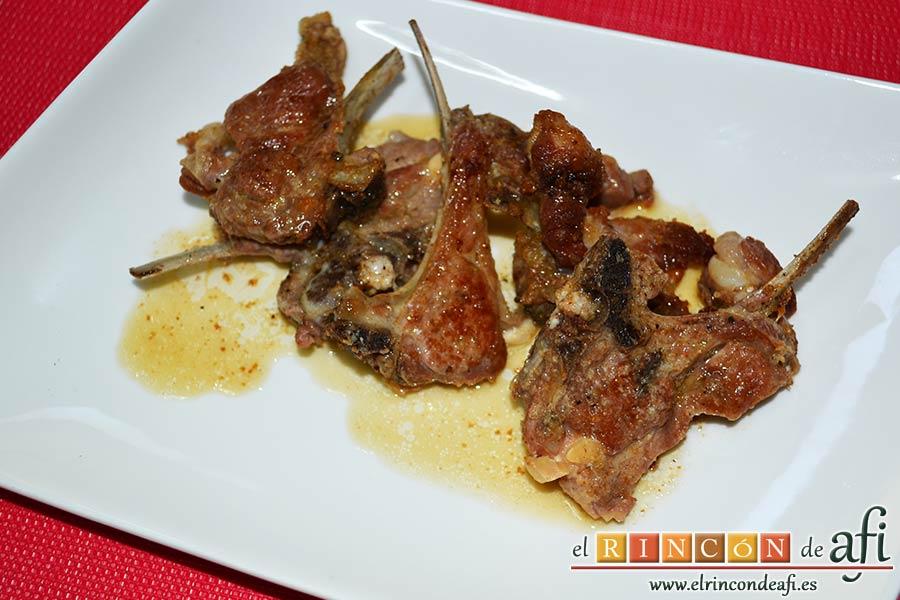 Chuletitas de cordero al ajo cabañil, sugerencia de presentación