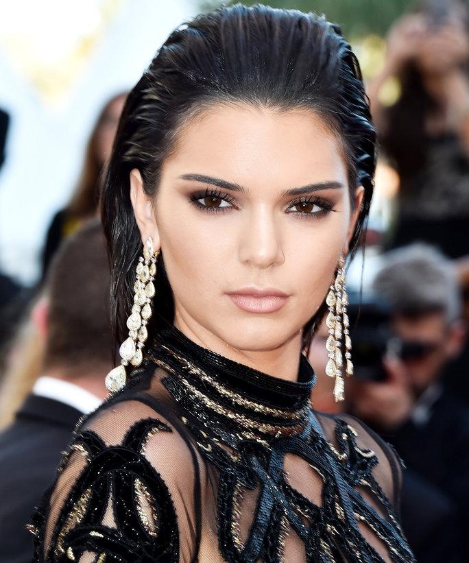 070616-kendall-jenner-airbnb-lead