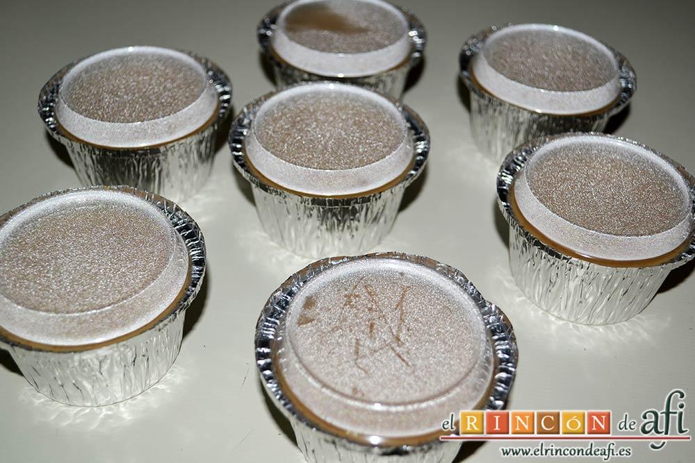 Flan de turrón, dejarlos enfriar en la nevera