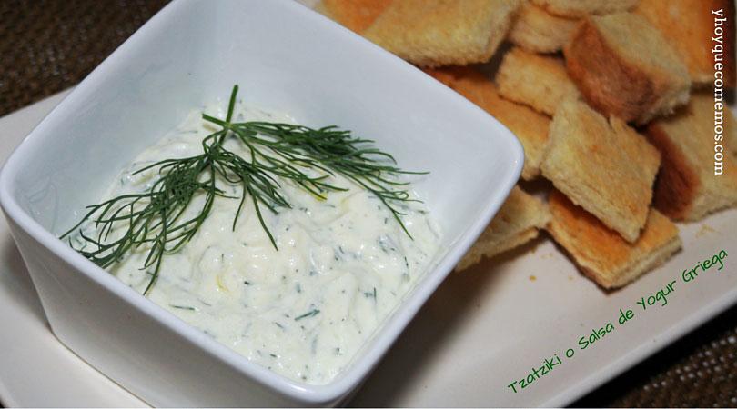 tzatziki o salsa de yogur griega