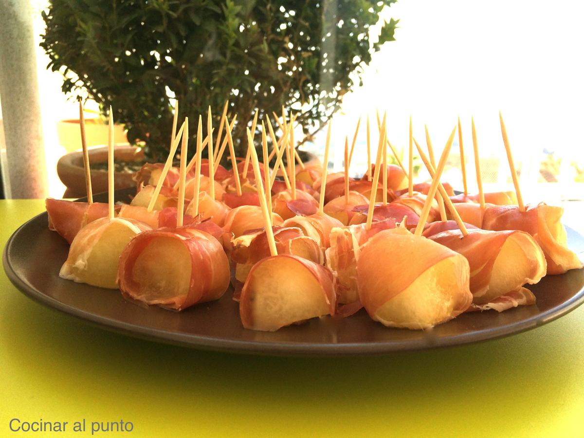 Bolitas de melón con jamón
