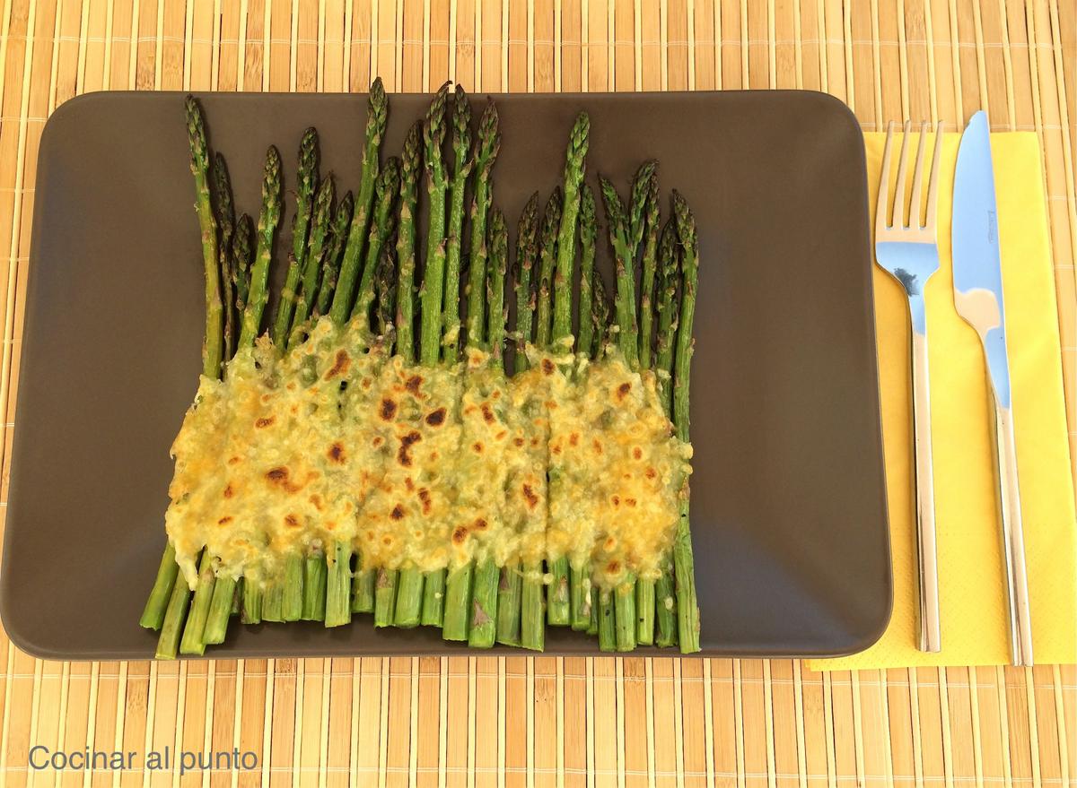 Espárragos gratinados 