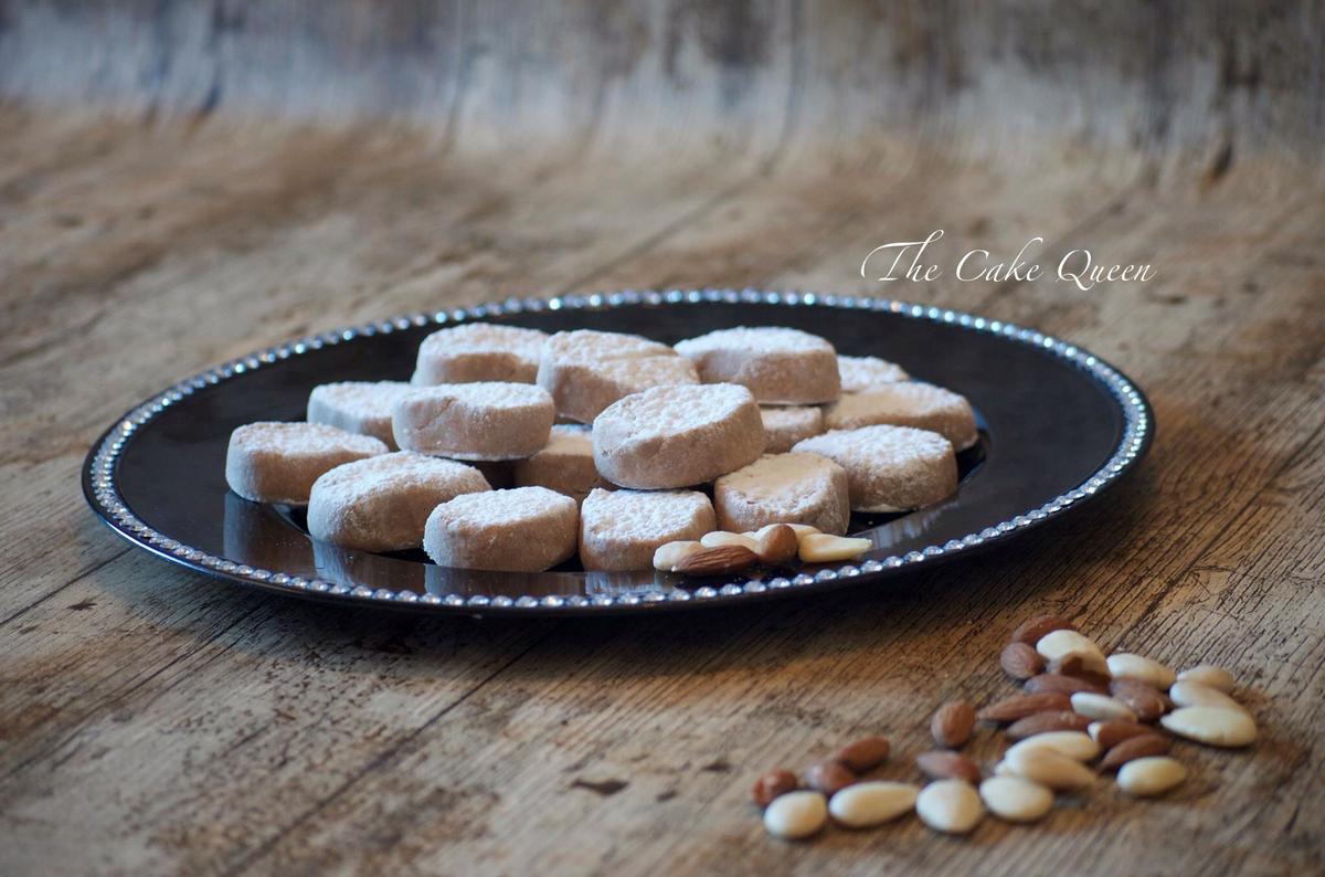 Mantecados caseros: mantecados de almendras 