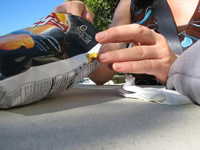 patatas y refrescos con moderación