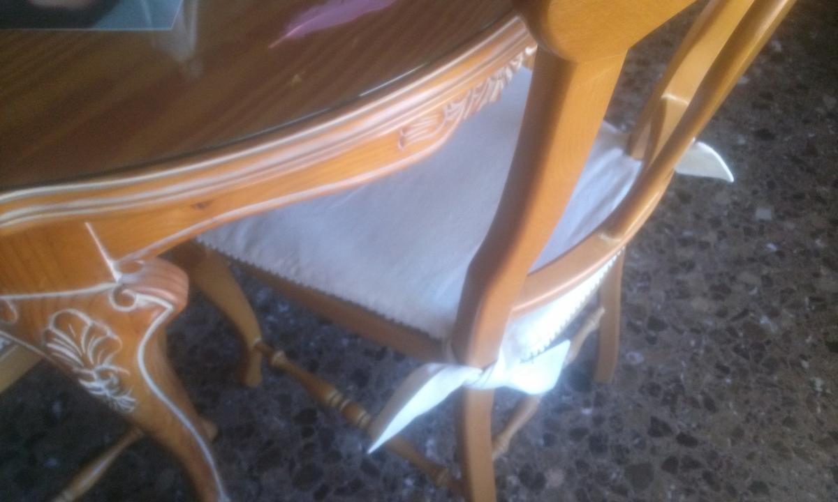 vista-de-cerca-del-cojin Restaurando taburetes.