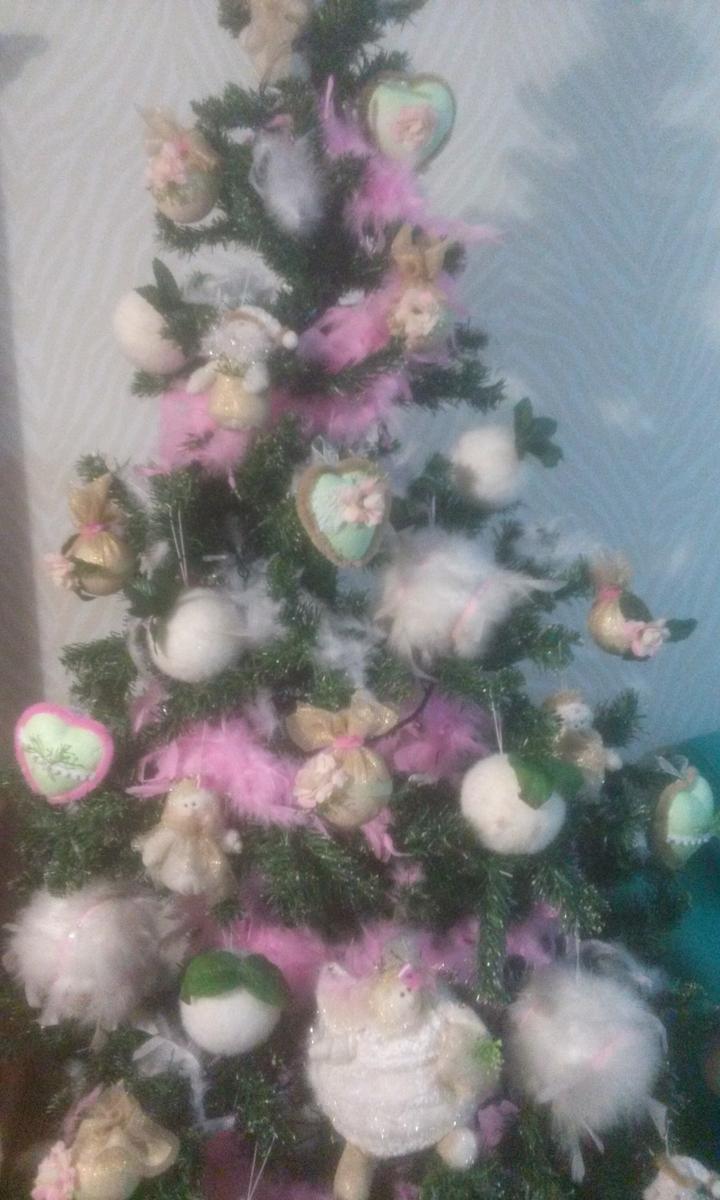 parte-de-arriba-mas-de-cerca Arbol de Navidad con flores.