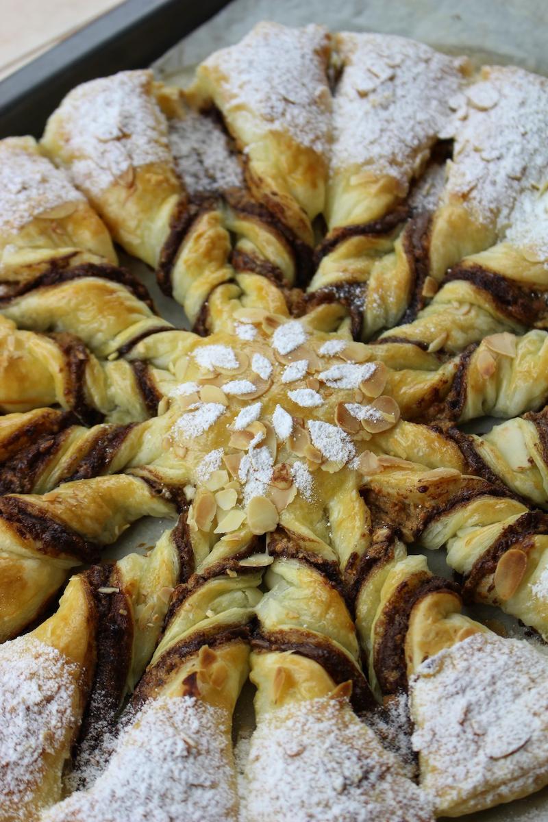 Estrella de hojaldre con nutella y turrón para Navidad sin lactosa