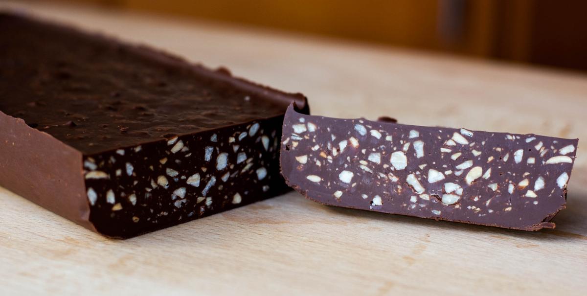 Turrón de praliné y almendra