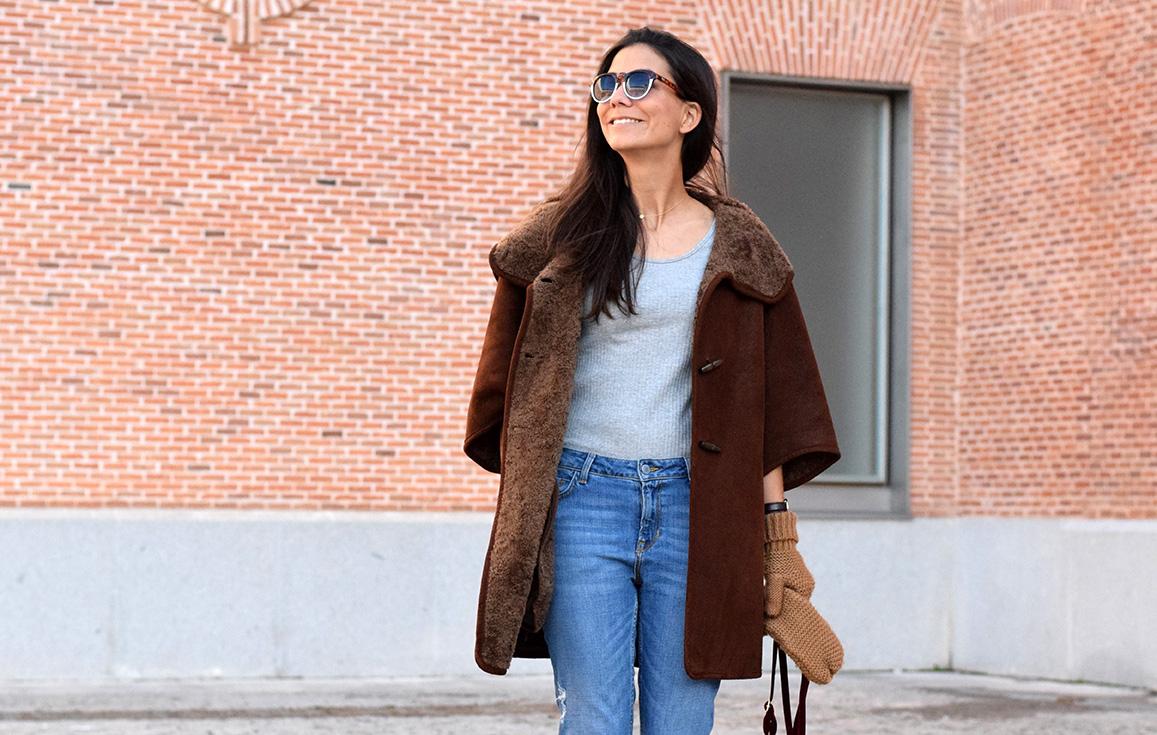 street-style-moda-abrigo-de-piel-vuelta