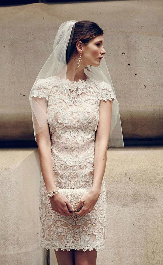 vestido en tela bordada