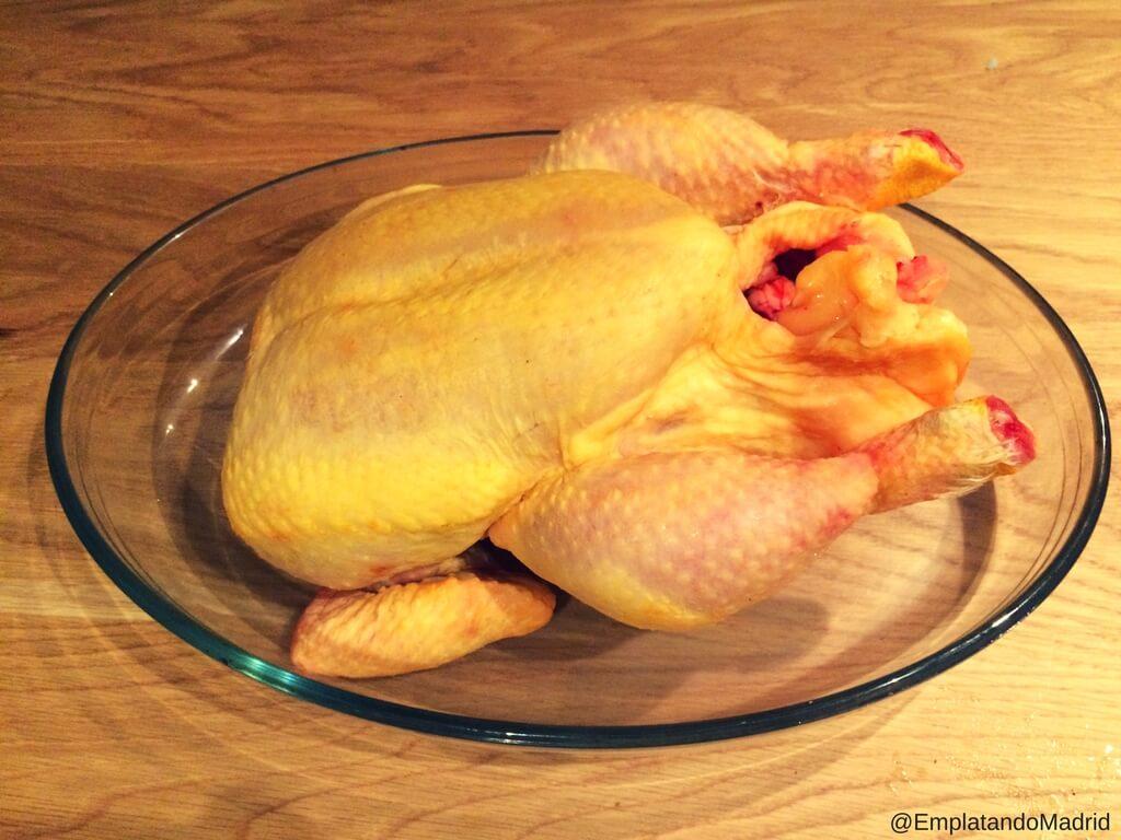 Compramos un hermoso capón campero de calidad