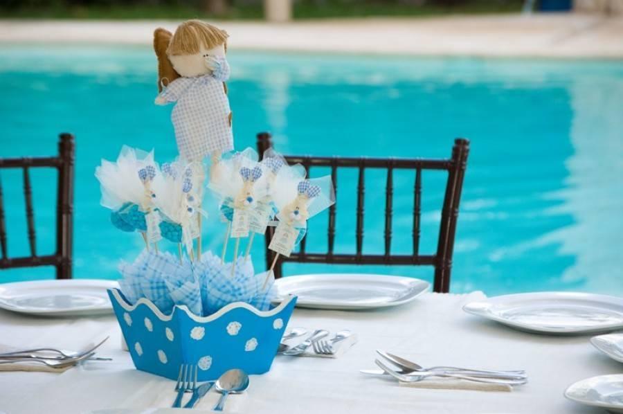 como hacer adornos para bautizo con globos3