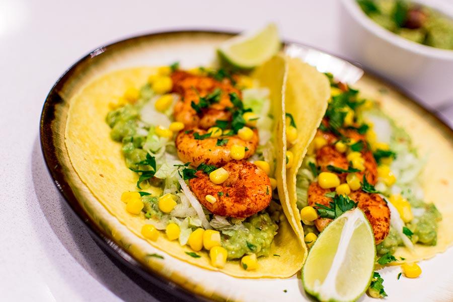 fafijas-con-gabones-picantones-y-guacamole