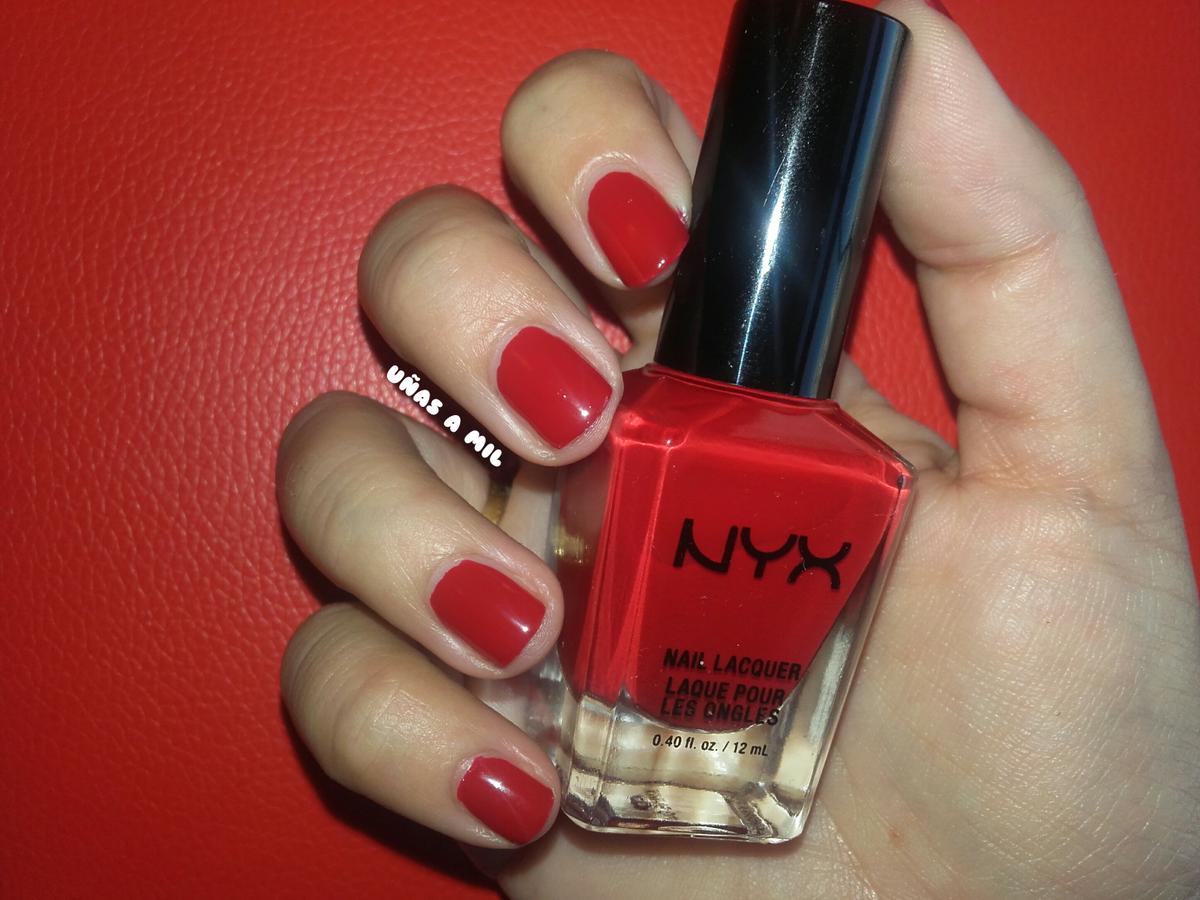 unas_a_mil_blog_nail_art_diseno_unas_navidad_navidenas_ano_nuevo_copos_nieve_esmalte_rojo_nyx_frenchie-1