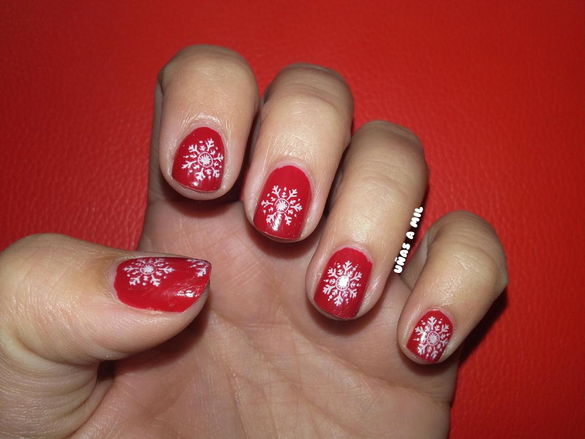 Diseño de uñas con copos de nieve | Belleza