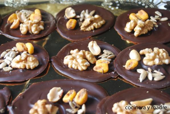 medallones-de-chocolate-con-frutos-secos-final