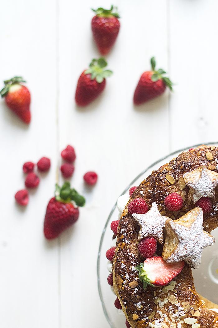 Tortel de hojaldre y nata (crema de leche) para Reyes