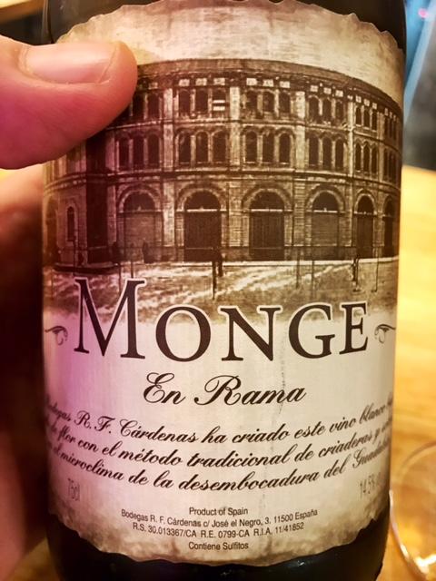 Monge vino en rama