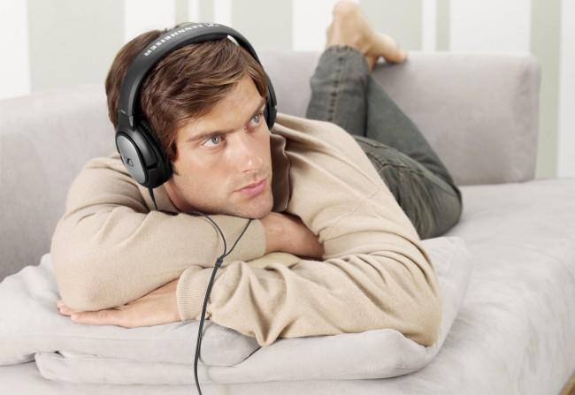 cascos cerrados sennheiser HD201 envolventes